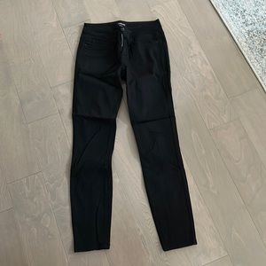 BNWOT black Bebe embroidered detail skinny jeans size 26